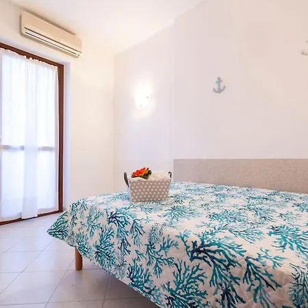 A Due Passi Dal Mare Apartment *